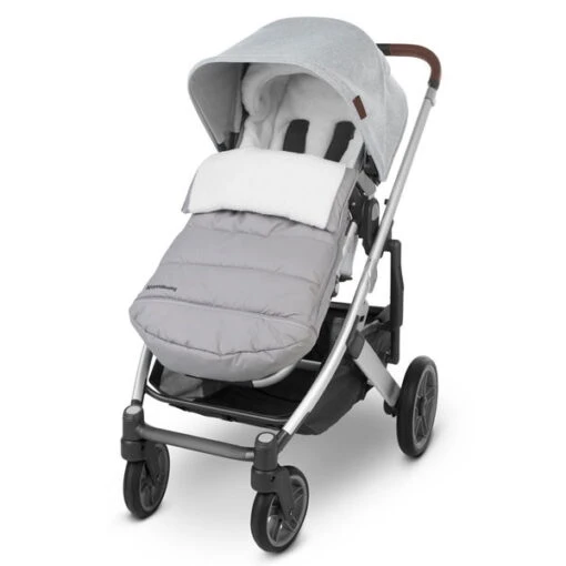 UPPAbaby Fußsack Cozy Ganoosh Stella Grey Brushed -Minymo Verkäufe cgn20 stl oncruzv2 short 783x1201 b7ca871